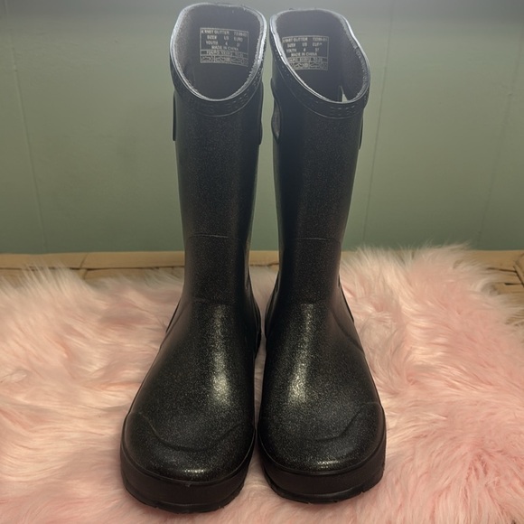 Bogs Shiny Black Kids Boots - Picture 2 of 5